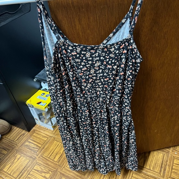 Black floral romper - Picture 4 of 6